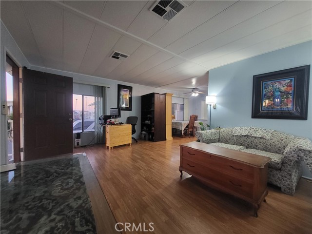 Detail Gallery Image 11 of 25 For 20652 Vista Drive, Torrance,  CA 90503 - 2 Beds | 2 Baths