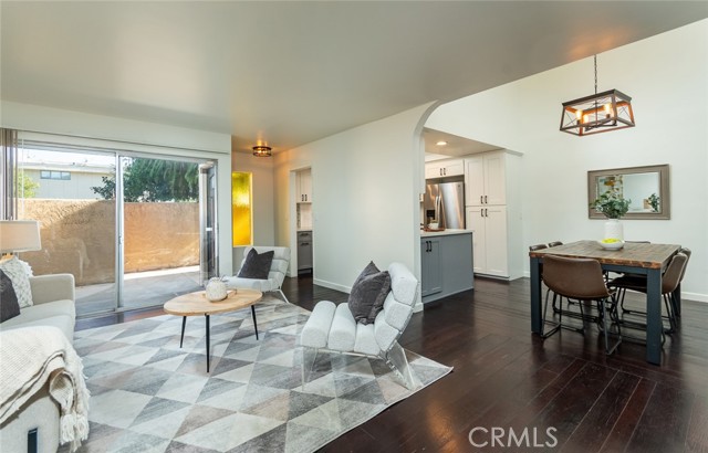 Detail Gallery Image 9 of 31 For 12421 Ramona, Hawthorne,  CA 90250 - 3 Beds | 3 Baths