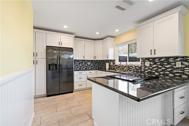 Detail Gallery Image 10 of 39 For 1459 Deauville Pl, Costa Mesa,  CA 92626 - 3 Beds | 2/1 Baths