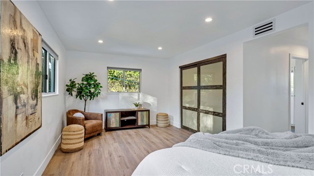 Detail Gallery Image 27 of 43 For 20923 De La Guerra St, Woodland Hills,  CA 91364 - 3 Beds | 2/1 Baths