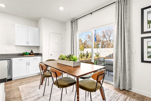 Detail Gallery Image 6 of 11 For 976 Pico Pl, Chico,  CA 95928 - 4 Beds | 2/1 Baths