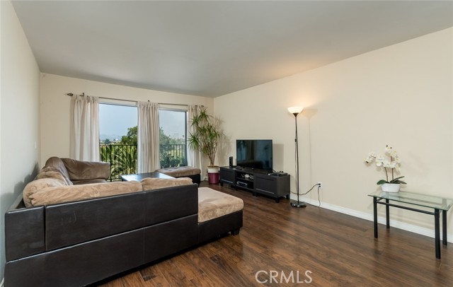 Detail Gallery Image 4 of 40 For 1517 E Garfield Ave #50,  Glendale,  CA 91205 - 1 Beds | 1 Baths