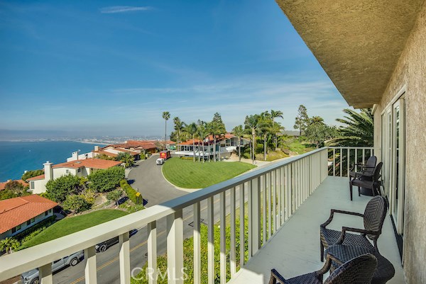 729 Via Del Monte, Palos Verdes Estates, California 90274, 4 Bedrooms Bedrooms, ,1 BathroomBathrooms,Residential,Sold,Via Del Monte,PV17045921