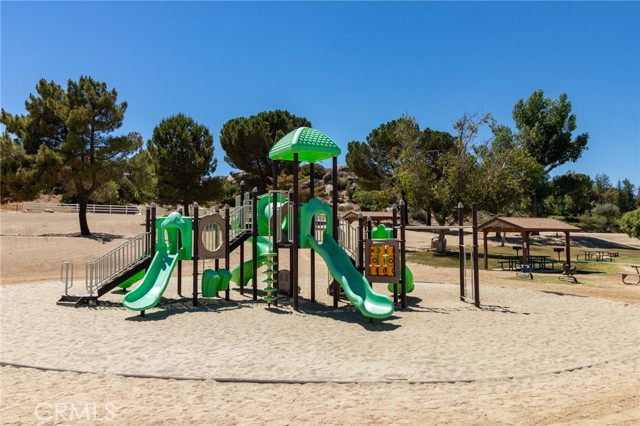 Image 28 of 35 For 712 Rolling Hills Drive