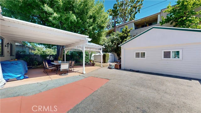 13322 Valleyheart N Drive, Sherman Oaks CA: https://media.crmls.org/medias/4dbb1d76-5cf0-4130-ae52-d111a90924d1.jpg