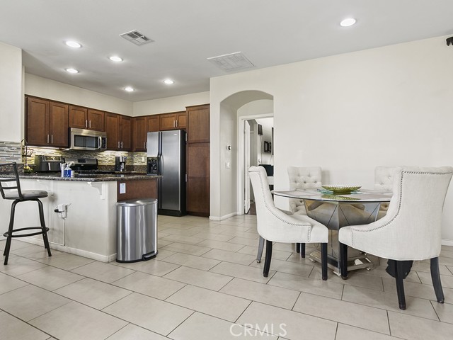 Detail Gallery Image 10 of 25 For 15617 Odyssey Dr #31,  Granada Hills,  CA 91344 - 2 Beds | 2 Baths