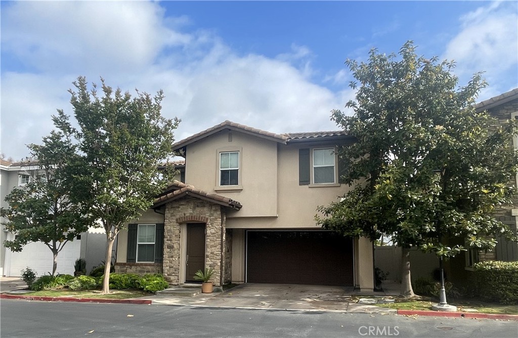 2100 Canyon Circle