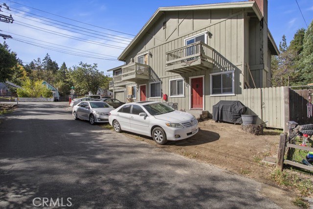 Detail Gallery Image 1 of 11 For 226 Meadow Ln, Crestline,  CA 92325 - 6 Beds | 3/2 Baths