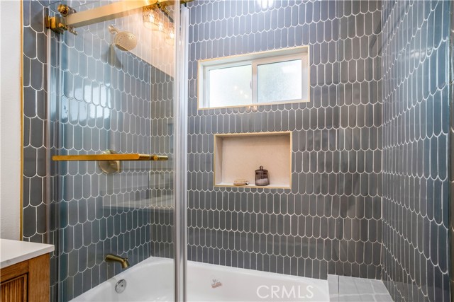 1270 W 19th Street, Long Beach CA: https://media.crmls.org/medias/4dbc5615-d9e8-4db2-9454-b6dd5e1bdd9f.jpg