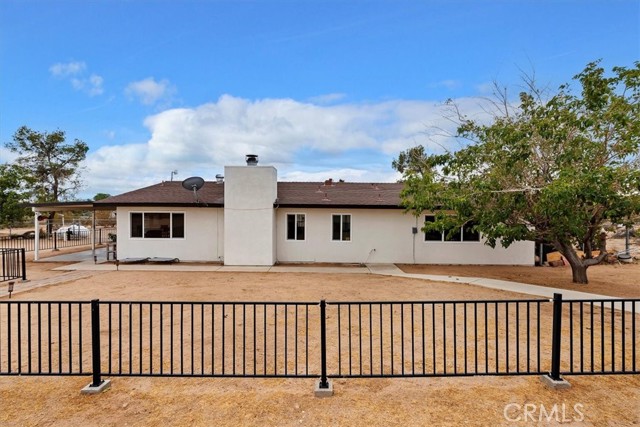 58676 Sunflower Drive, Yucca Valley CA: https://media.crmls.org/medias/4dbc6eb1-abda-4fd1-9c94-fd2c2b574b79.jpg