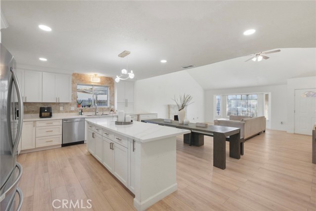 Detail Gallery Image 11 of 35 For 454 Oakwood Dr, Los Banos,  CA 93635 - 4 Beds | 2/1 Baths