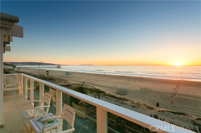 1912 The Strand, Manhattan Beach, California 90266, 5 Bedrooms Bedrooms, ,4 BathroomsBathrooms,Residential,Sold,The Strand,SB17026827