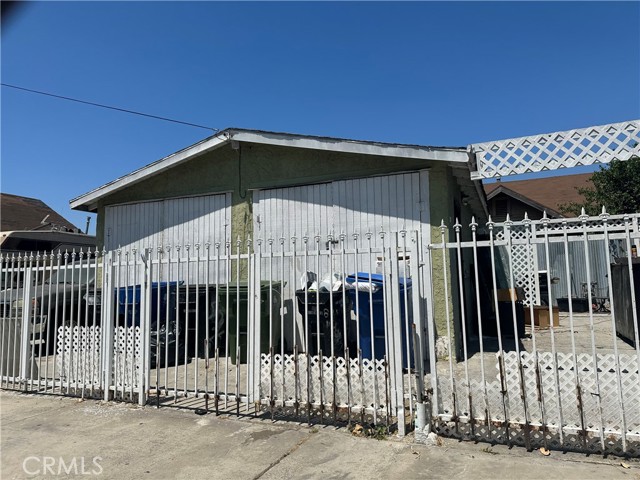 Detail Gallery Image 5 of 7 For 950 W 43rd St, Los Angeles,  CA 90037 - 3 Beds | 2 Baths