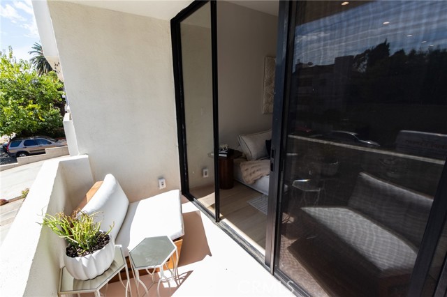 Detail Gallery Image 33 of 74 For 11919 Mayfield, Los Angeles,  CA 90049 - 3 Beds | 3 Baths