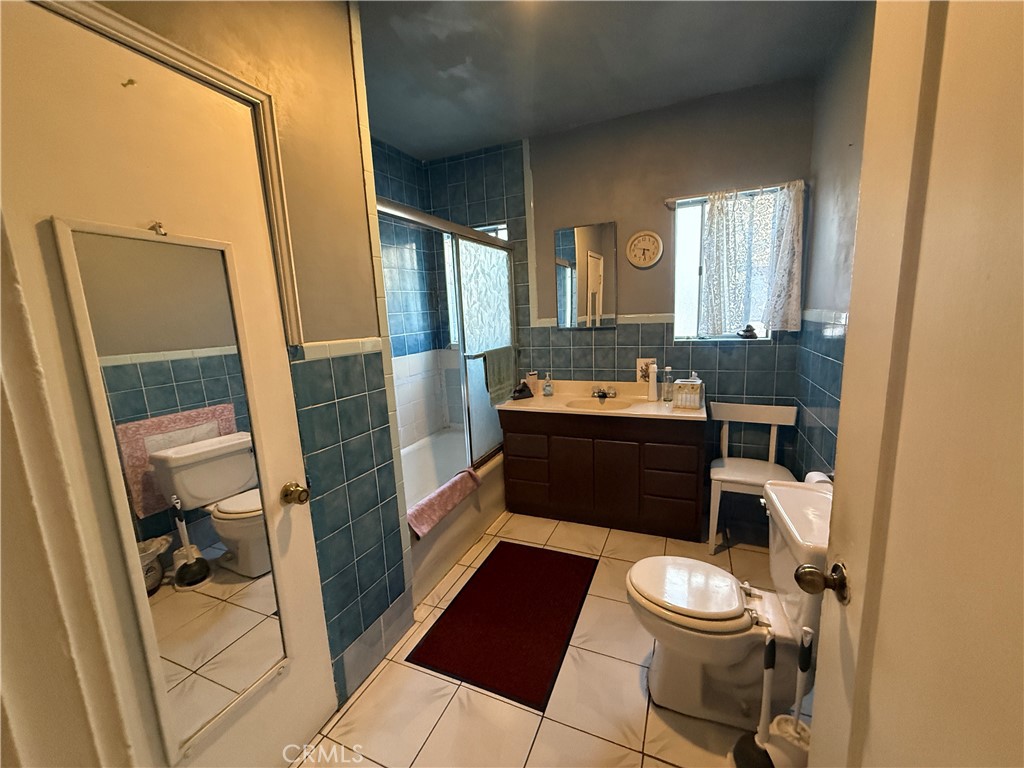https://media.crmls.org/medias/4dbefc3d-8b6c-4f56-b281-19c83955025b.jpg?preset=X-Large