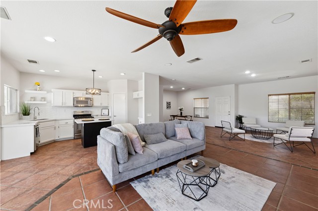 Detail Gallery Image 4 of 38 For 83281 Brighton Crest Dr, Indio,  CA 92203 - 3 Beds | 2 Baths
