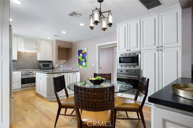 9642 James Circle, Villa Park CA: https://media.crmls.org/medias/4dc0cec0-0659-4902-a7df-3f97139924ce.jpg