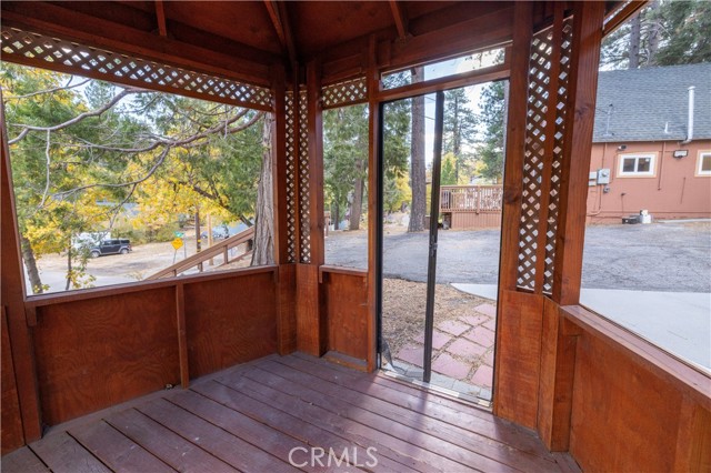 Detail Gallery Image 15 of 54 For 2242 Deep Creek Dr, Running Springs,  CA 92382 - 2 Beds | 1/1 Baths