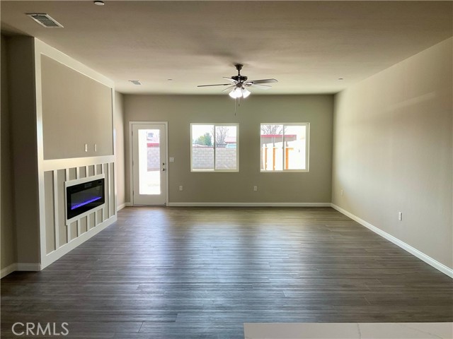 Detail Gallery Image 13 of 34 For 5103 Cohiba Ct, Bakersfield,  CA 93307 - 6 Beds | 3 Baths