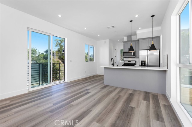 1255 North Gower Street photo 2