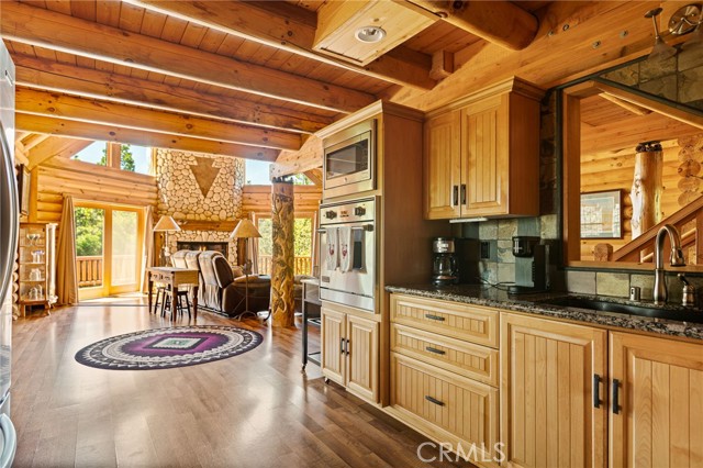 27492 Cedarwood Court, Lake Arrowhead CA: https://media.crmls.org/medias/4dc219af-d668-4990-b8ad-79085e6e4960.jpg