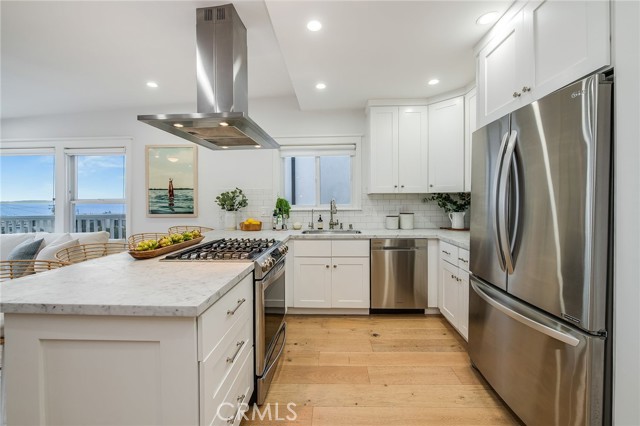 209 15th Street, Manhattan Beach, California 90266, 3 Bedrooms Bedrooms, ,2 BathroomsBathrooms,Residential,Sold,15th,SB23017345