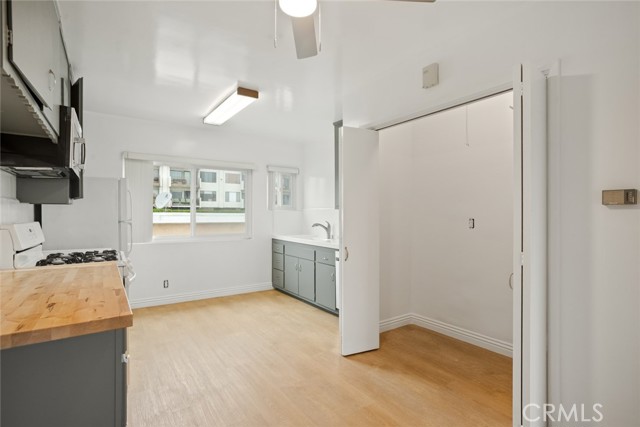 740 W 27th Street, San Pedro CA: https://media.crmls.org/medias/4dc3e7eb-b6a3-452f-a244-0e196f9f3c37.jpg