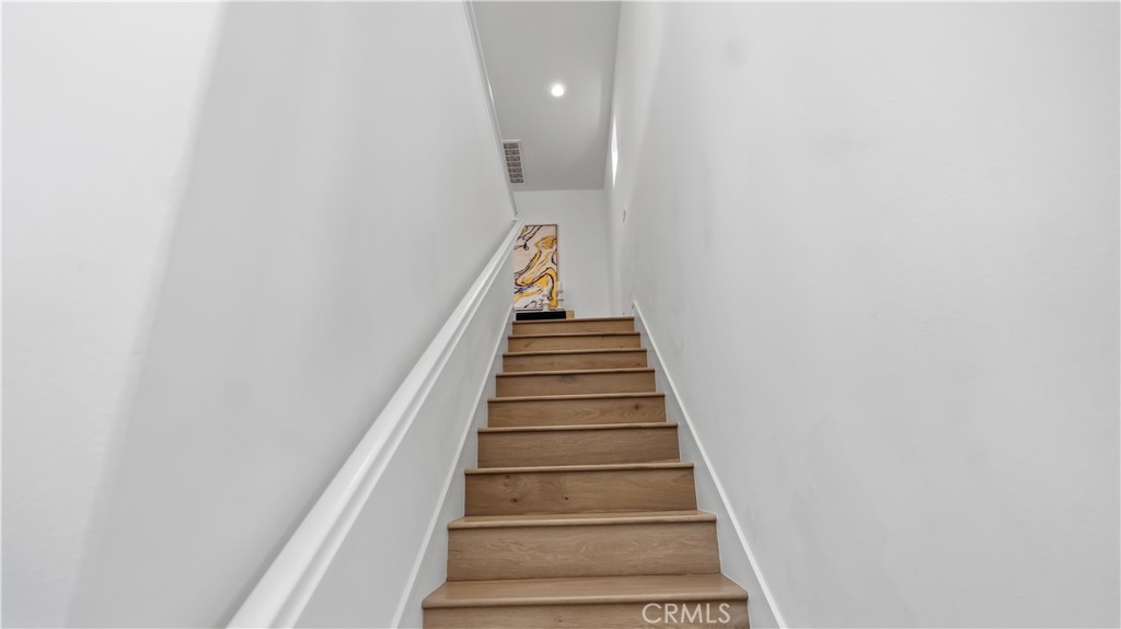 https://media.crmls.org/medias/4dc51c1d-34f3-469d-869a-61f8c78f8c8c.jpg?preset=X-Large