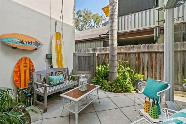 Detail Gallery Image 2 of 20 For 436 Fernleaf Ave #1/2,  Corona Del Mar,  CA 92625 - 3 Beds | 2 Baths