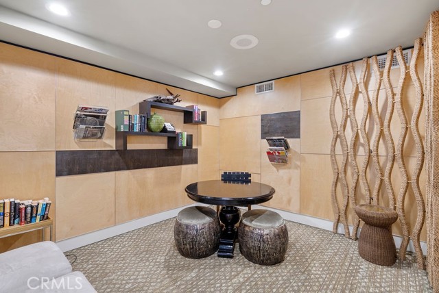 100 S Alameda Street, Los Angeles CA: https://media.crmls.org/medias/4dc63638-b71e-49e6-bfaf-100604b06290.jpg