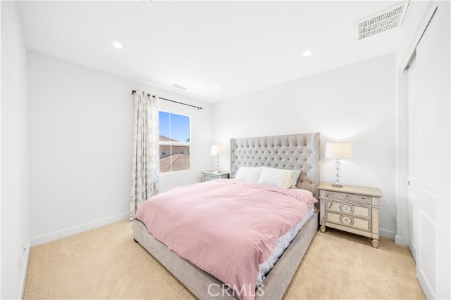 61 Belfast, Irvine CA: https://media.crmls.org/medias/4dc744af-57a2-4ec2-a55b-820bc79fdf11.jpg