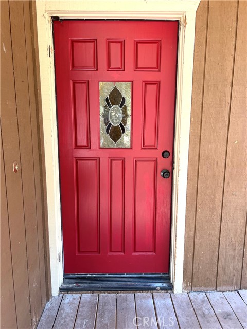 24792 Bernard Drive, Crestline CA: https://media.crmls.org/medias/4dc7c246-9d8d-4b5e-9f0f-e8ade993b239.jpg