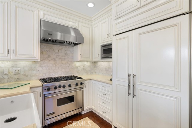 Detail Gallery Image 10 of 30 For 431 Narcissus Ave #1,  Corona Del Mar,  CA 92625 - 3 Beds | 3/1 Baths