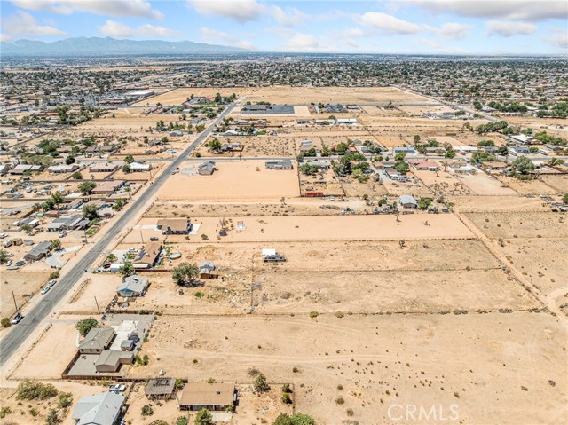 22006 Sioux Road, Apple Valley CA: https://media.crmls.org/medias/4dc978ad-d32b-4655-9cc8-fa2319626fbc.jpg
