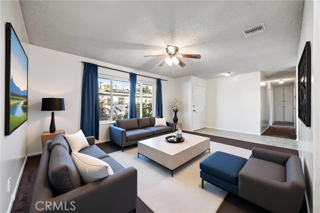 Detail Gallery Image 3 of 17 For 2520 14th St, Riverside,  CA 92507 - 3 Beds | 2 Baths