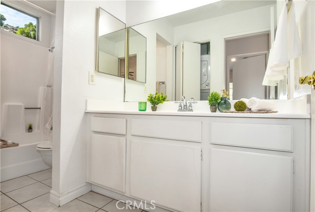 887 W 34th, Long Beach CA: https://media.crmls.org/medias/4dca27ee-50b9-463d-9408-2ad294f442c5.jpg