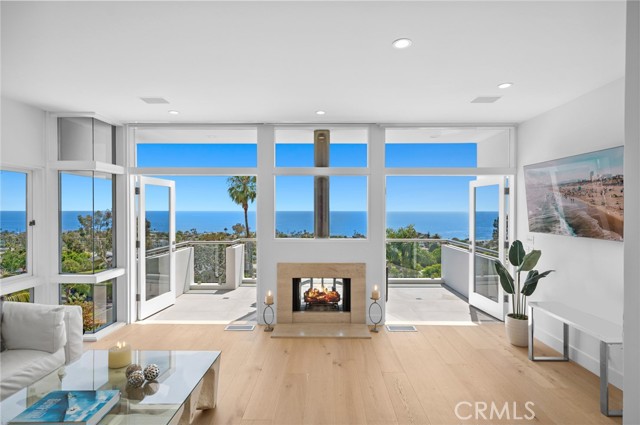 1061 Skyline Drive, Laguna Beach CA: https://media.crmls.org/medias/4dcacf81-f630-4a22-a292-e0b0491b9fbe.jpg