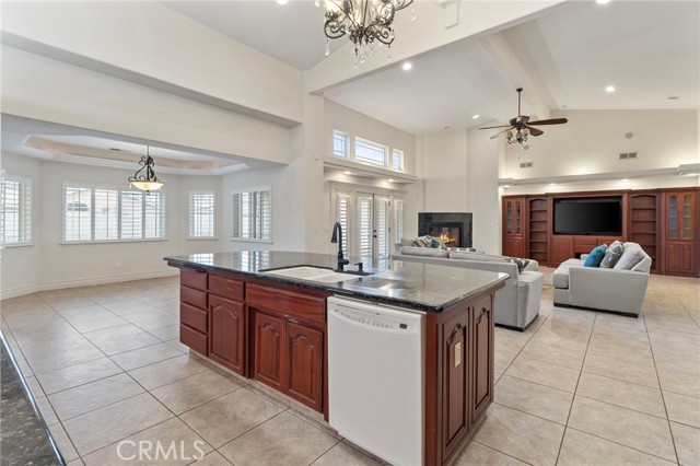 Detail Gallery Image 13 of 38 For 3255 Hollow, Madera,  CA 93637 - 5 Beds | 3 Baths