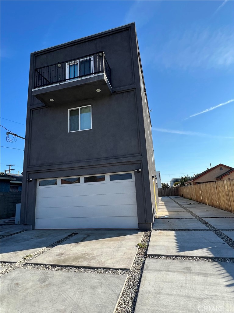 1562 W 35th Place, Los Angeles, CA 90018