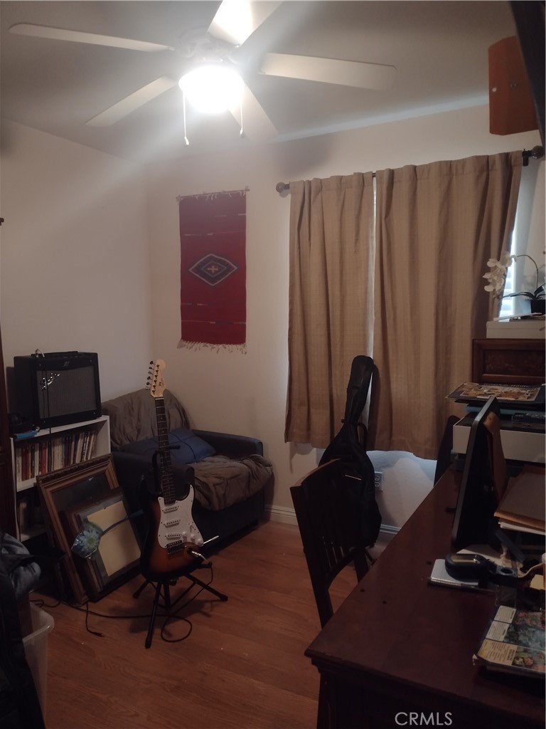 https://media.crmls.org/medias/4dcc75a6-cfe6-4443-b6a5-a0ffaa7b0e13.jpg?preset=X-Large