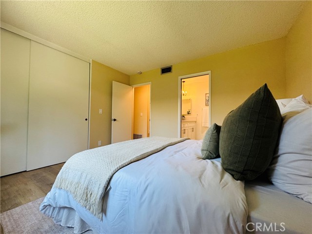 Detail Gallery Image 13 of 22 For 1881 Mitchell Ave #8,  Tustin,  CA 92780 - 3 Beds | 2 Baths