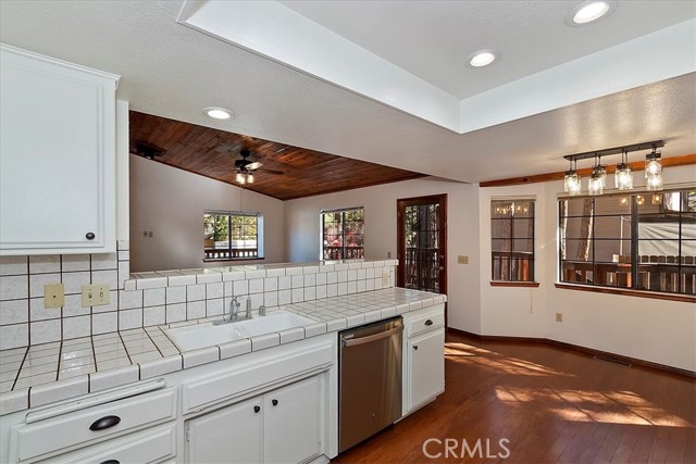 Detail Gallery Image 15 of 38 For 524 E Mountain View, Big Bear City,  CA 92314 - 3 Beds | 2 Baths