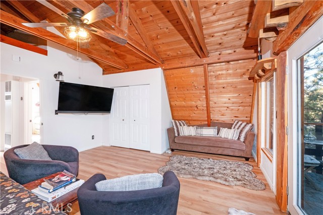 Detail Gallery Image 29 of 46 For 108 E Rainbow Bld, Big Bear City,  CA 92314 - 4 Beds | 1/1 Baths