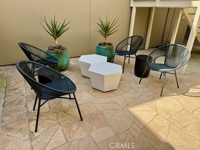 https://media.crmls.org/medias/4dcf1a6e-29b2-4fd7-a2c5-ca51db88d79f.jpg?preset=X-Large