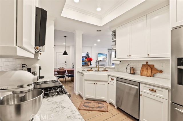 48 Baycrest Court, Newport Beach CA: https://media.crmls.org/medias/4dcf4839-dae9-4e7a-9ae7-9b5ec274b6c5.jpg