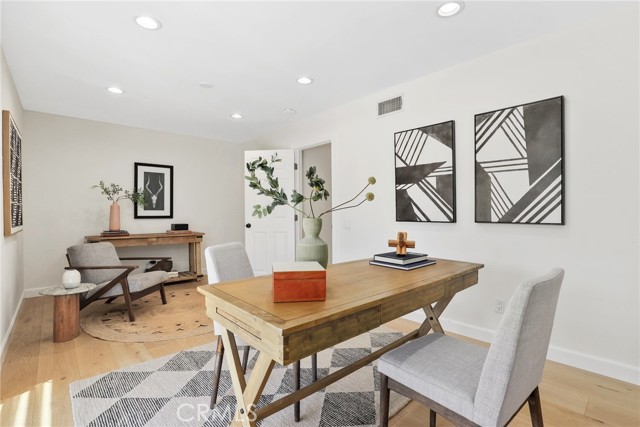 Detail Gallery Image 19 of 30 For 5839 Parkmor Rd, Calabasas,  CA 91302 - 4 Beds | 2 Baths