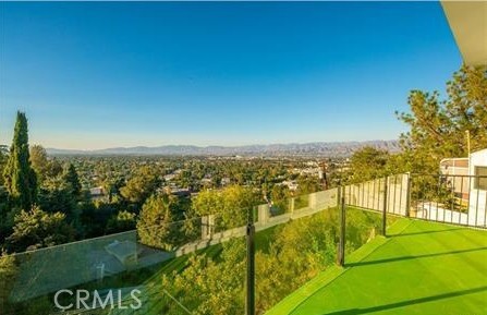 3728 Berry Drive, Studio City CA: https://media.crmls.org/medias/4dd00c2a-b082-4e55-b53f-5af3207bc36a.jpg