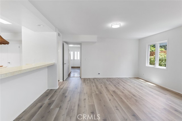 Detail Gallery Image 18 of 49 For 305 Robin Hood Ln, Costa Mesa,  CA 92627 - 5 Beds | 2/2 Baths