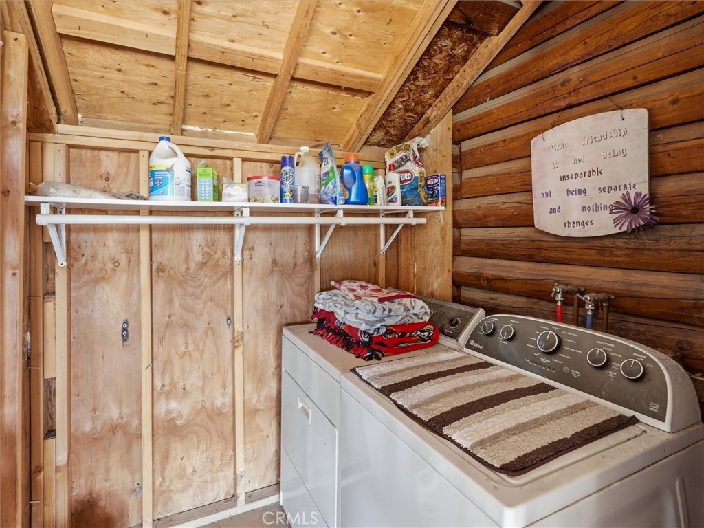 https://media.crmls.org/medias/4dd040b2-68c9-401e-a6c8-41e94476d0f5.jpg?preset=X-Large