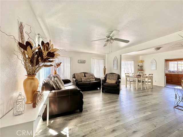 Detail Gallery Image 14 of 63 For 1528 N F St, San Bernardino,  CA 92405 - 4 Beds | 2/2 Baths